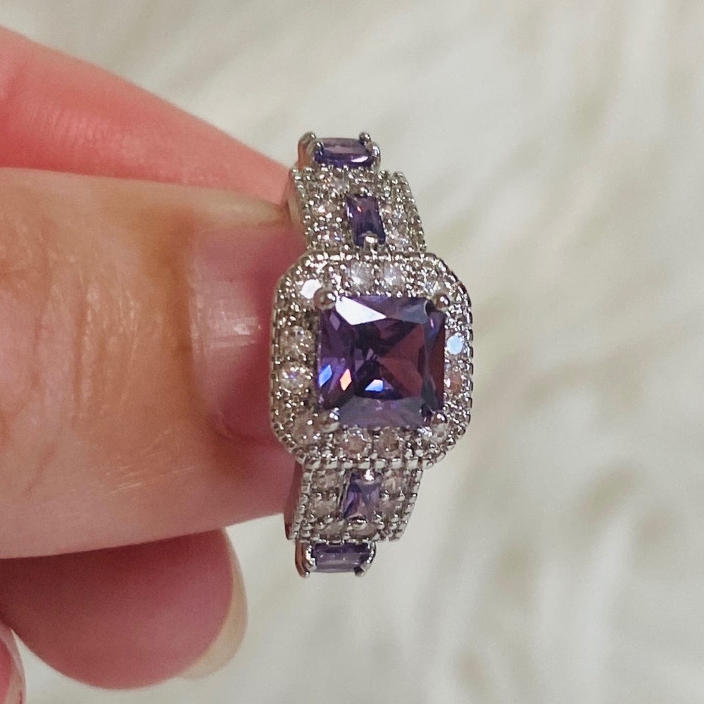 925 Sterling Silver Amethyst CZ Ring - Picture 7 of 9
